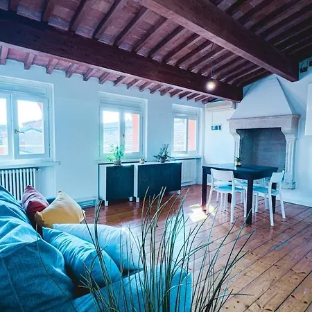At Piazza Erbe Sky View Flat Free Parking 아파트