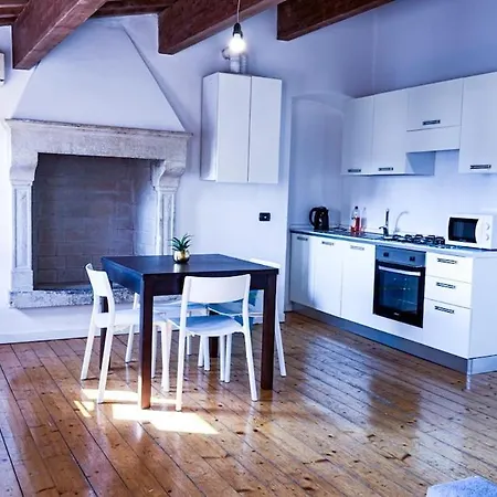 아파트 At Piazza Erbe Sky View Flat Free Parking *