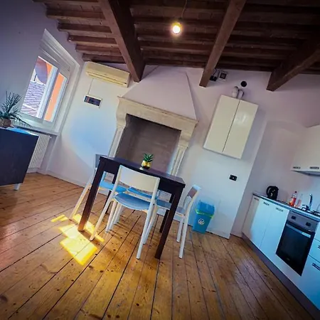 At Piazza Erbe Sky View Flat Free Parking * Βερόνα