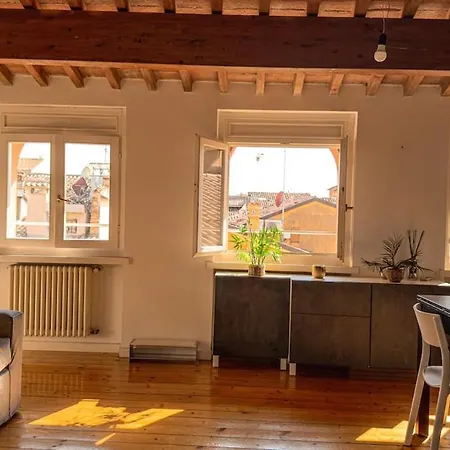 아파트 At Piazza Erbe Sky View Flat Free Parking 로마